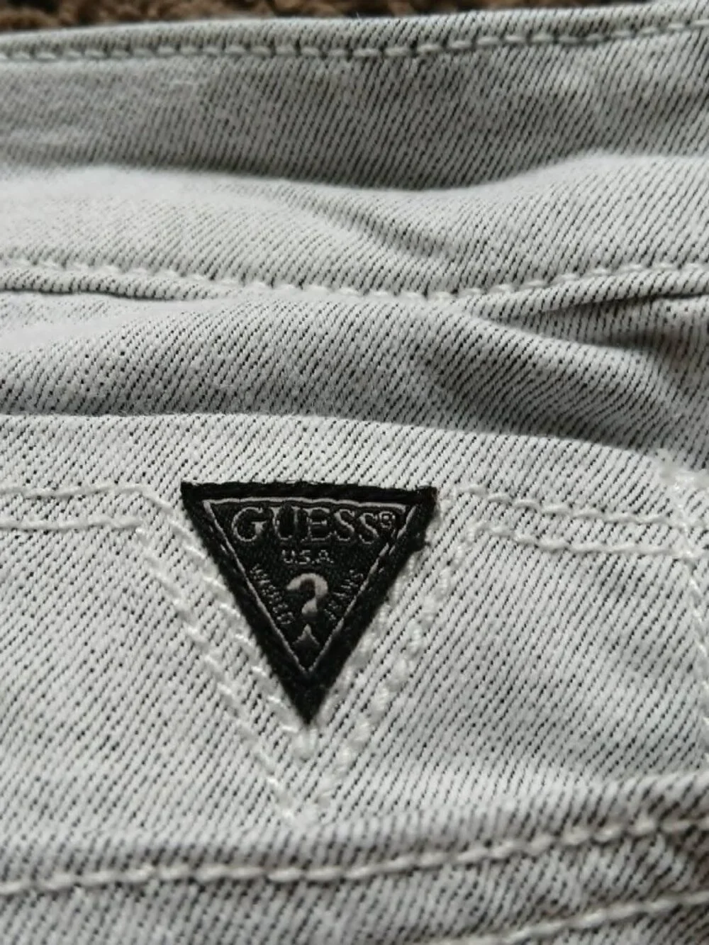 Guess light grey
